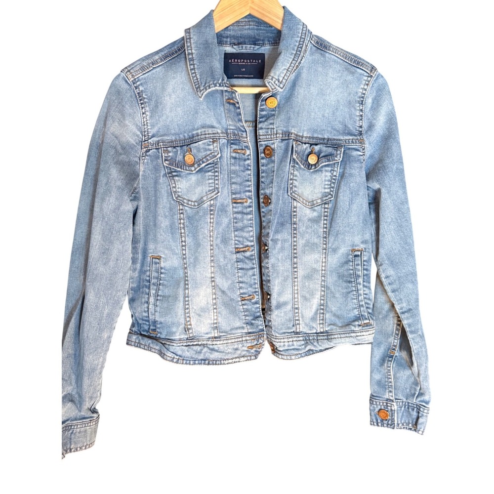 Aeropostale Womens Light Wash Denim Jacket L G Button Front Classic Fit